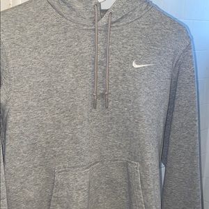 NIKE HOODIE FOR THE GO !!